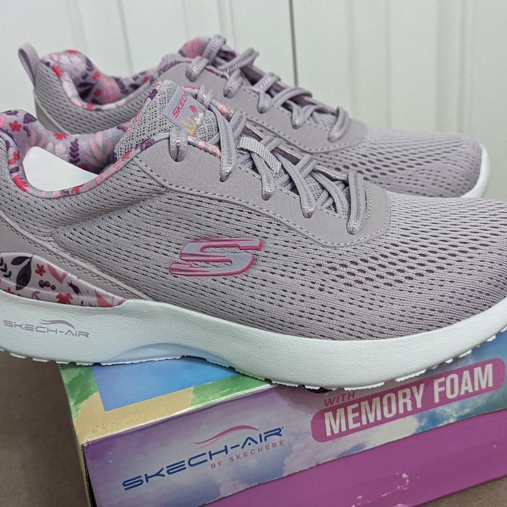 Skech- Air Dynamight Sneakers - Picture 3 of 12